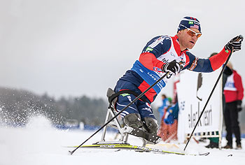 Dan Cnossen skiing